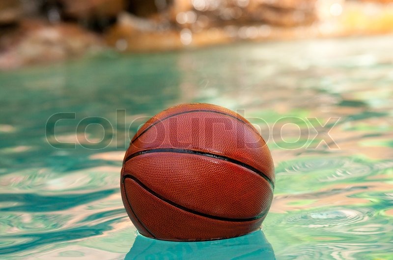7064728-basketball-in-pool